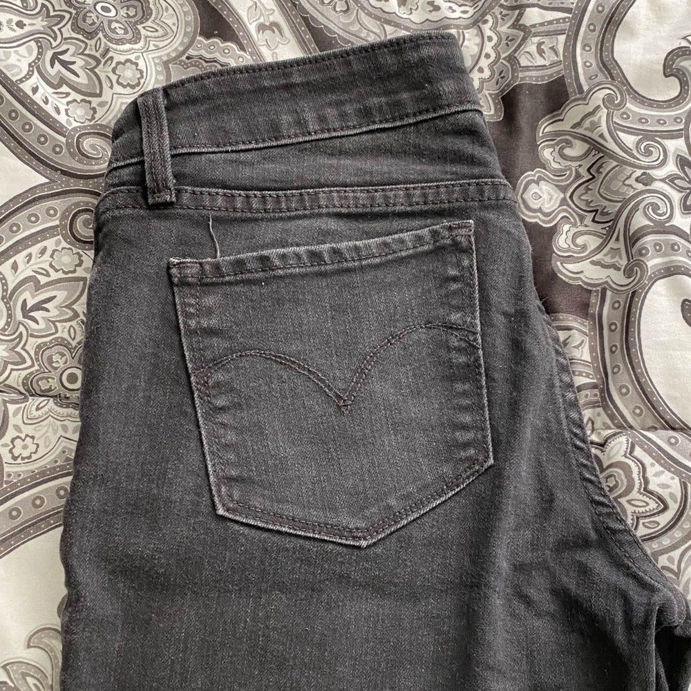 Levi’s jeans (Demi curve)